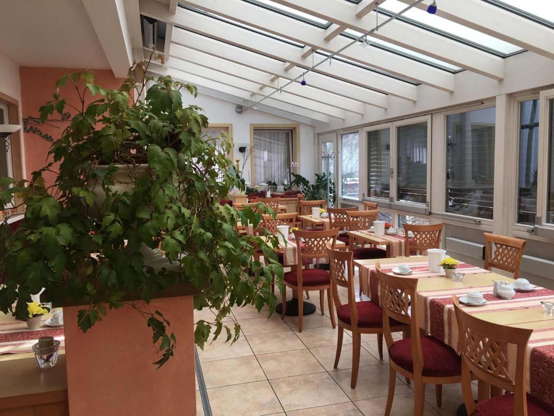 Hotel Tennenloher Hof Эрланген Экстерьер фото