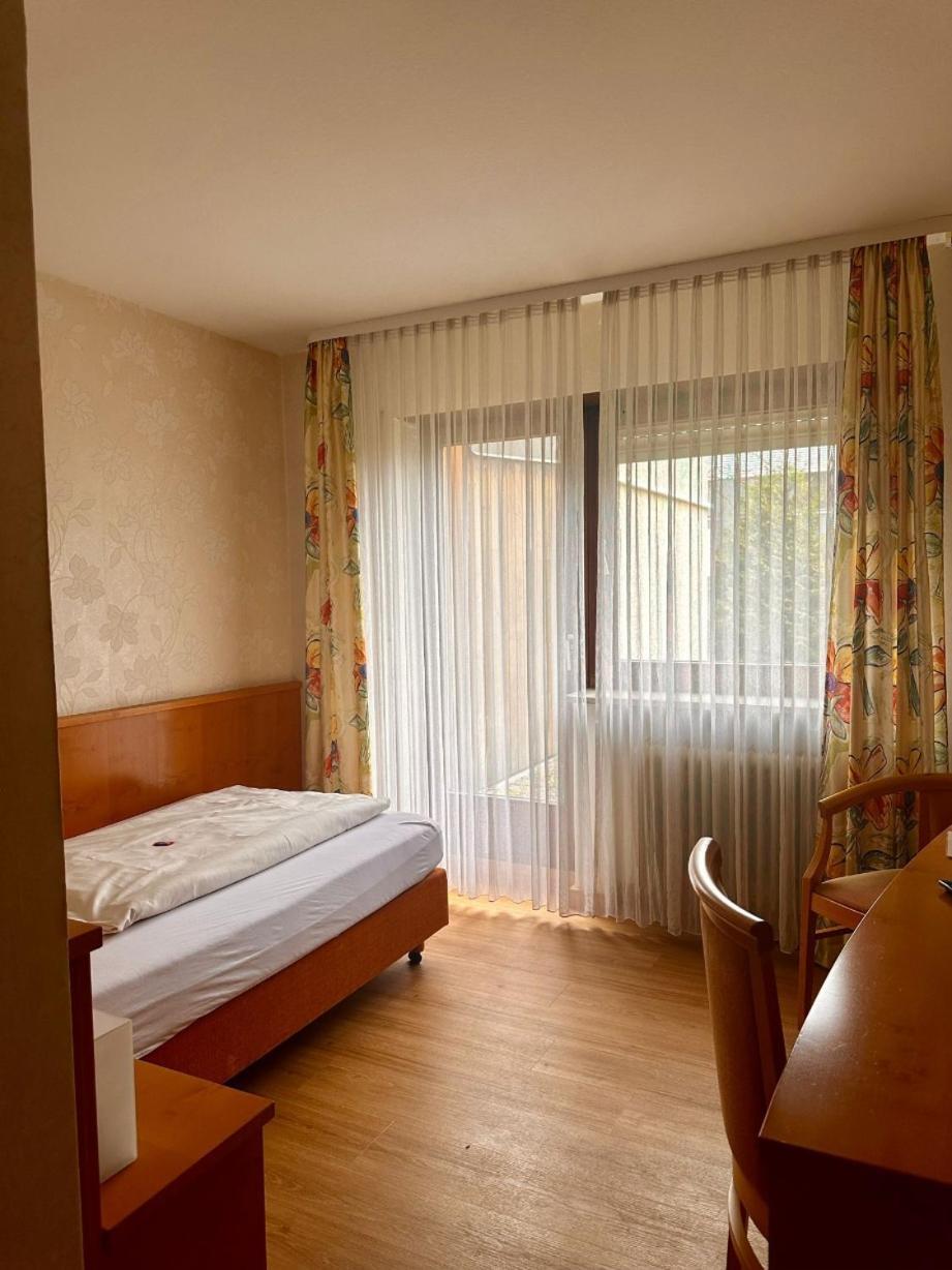 Hotel Tennenloher Hof Эрланген Экстерьер фото